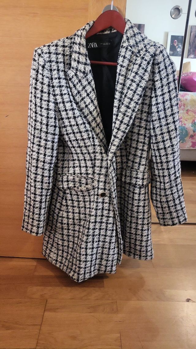 Abrigo Zara Cuadros Blanco y Negro
