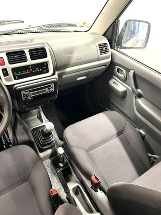 Suzuki Jimny 2004