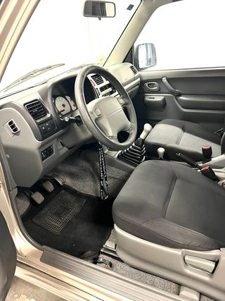 Suzuki Jimny 2004