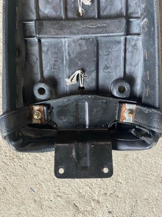 Asiento trasero Suzuki Marauder 250