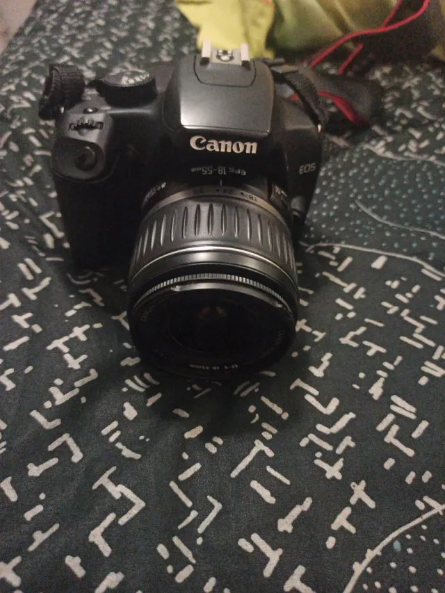 Cámara Canon EOS EF-S 18-55mm