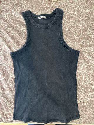Top Zara gris sin mangas