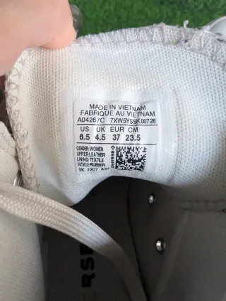 Zapatillas Converse Beige y Blancas