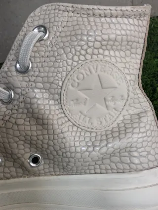 Zapatillas Converse Beige y Blancas