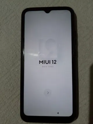 Móvil Redmi 9 con Targeta SD 128GB de regalo.