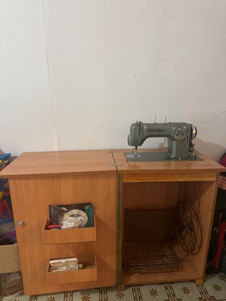 Máquina de coser Refrey 427
