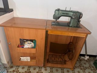 Máquina de coser Refrey 427