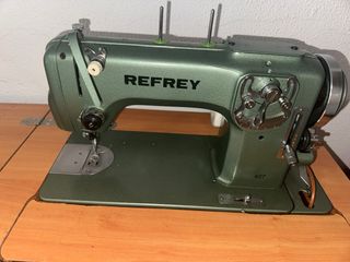 Máquina de coser Refrey 427