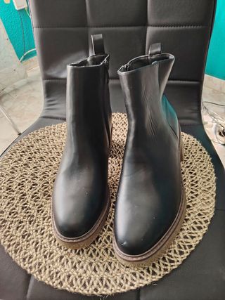 Botines polipiel negros tacón 6cm talla 40