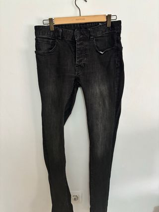 Pantalón Vaquero Negro Slim Fit