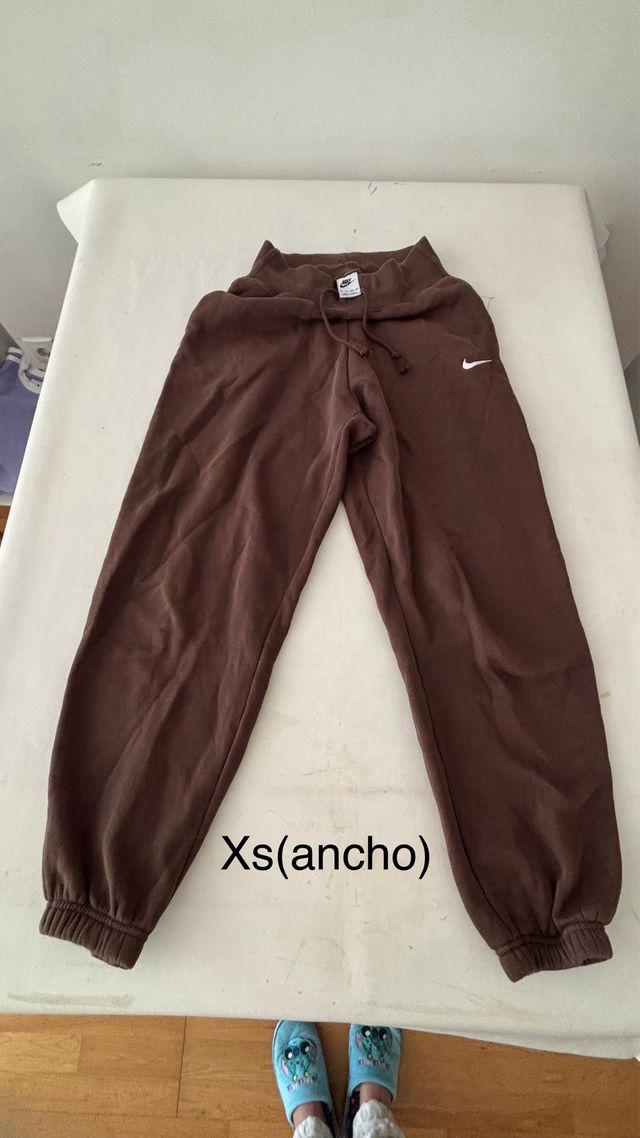 Pantalones de chándal Nike marrones talla XS