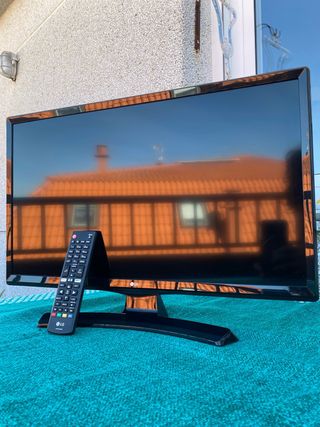 Televisión LG Negra 24 pulgadas 24MT49S