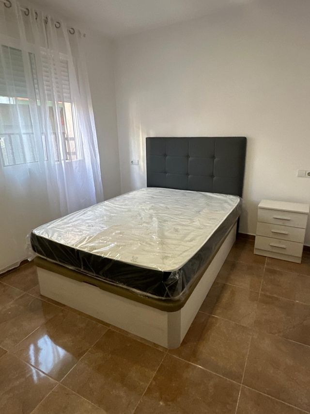 Grande offerta Canape + materasso in viscoplastica!!