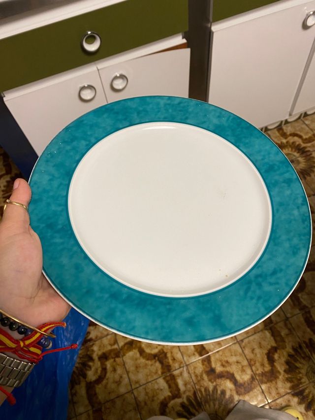 Stoviglie in porcellana completa