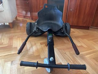 Patin HoverBoard con sillín, poco usado y limpio.