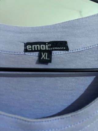 Camiseta Emaic Azul Talla XL
Tengo dos iguales .
