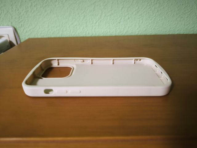 Funda Silicona iPhone 14 Pro Max Beige