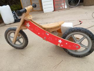 Bicicleta de madera para niños