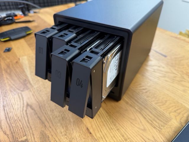 NAS Ugreen DXP4800 Plus 4 bahías 16TB