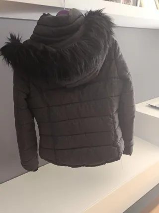 Cazadora de invierno gris marengo con capucha 