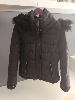 Cazadora de invierno gris marengo con capucha 