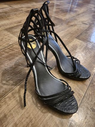 Sandalias de tacón Buffalo negras