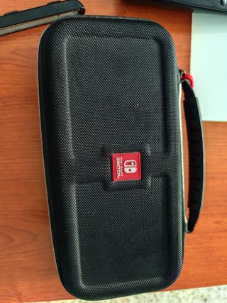Nintendo Switch + Funda + MicroSD 32GB