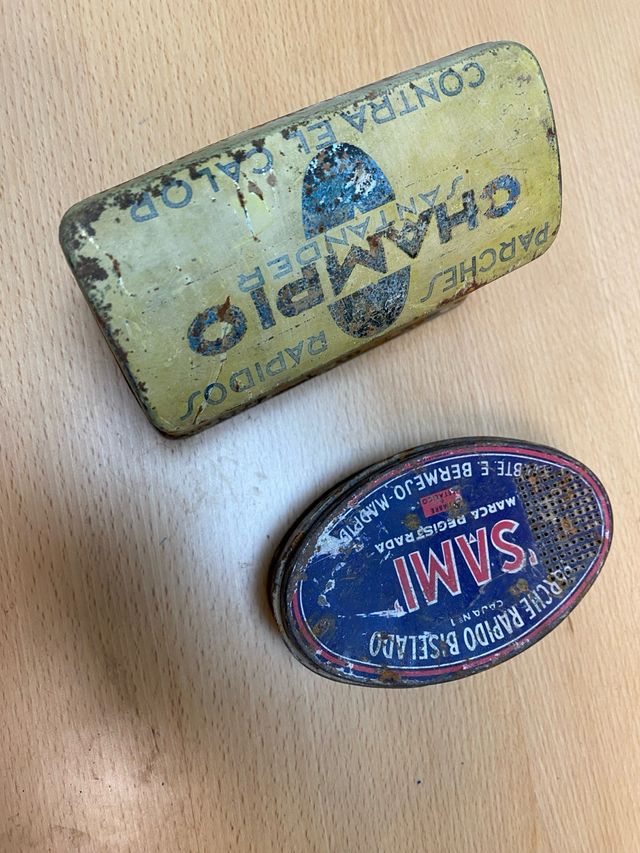 2 Cajas Metálicas Antiguas de Parches