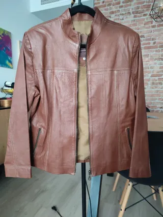 Chaqueta de piel en color tabaco
