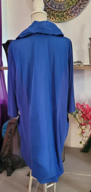 Túnica-vestido azul con cremallera y bolsillos