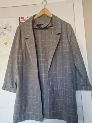 Americana/ Blazer gris 
