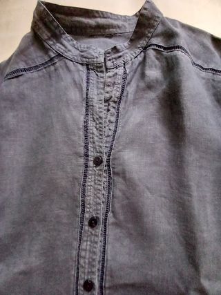 Camisa de lino azul