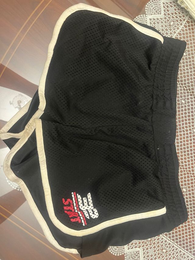 Pantalón corto deportivo negro