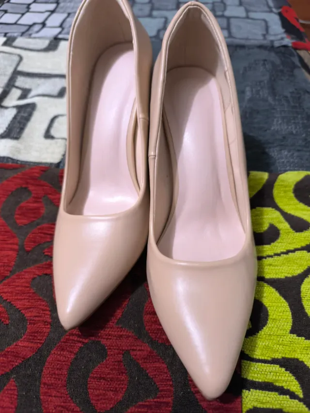 Zapatos de tacón nude