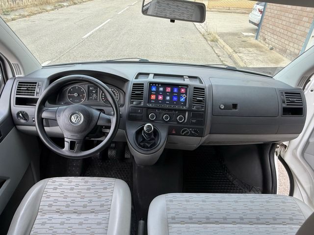 Volkswagen Caravelle 2011
