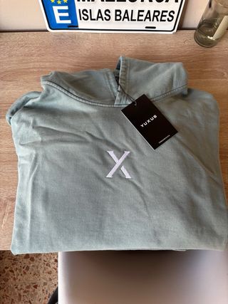 Sudadera YUXUS verde con logo
