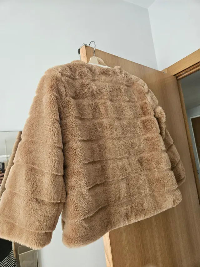 Abrigo pelito beige/marrón talla S