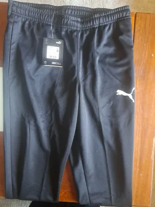 Ropa deportiva Tres Cantos CDF
