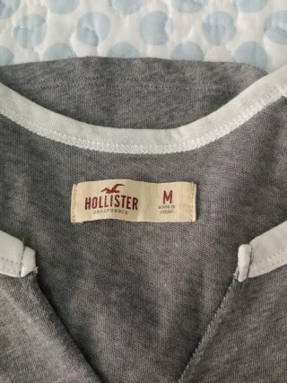 Camiseta Hollister M Manga 3/4 Gris y Blanca