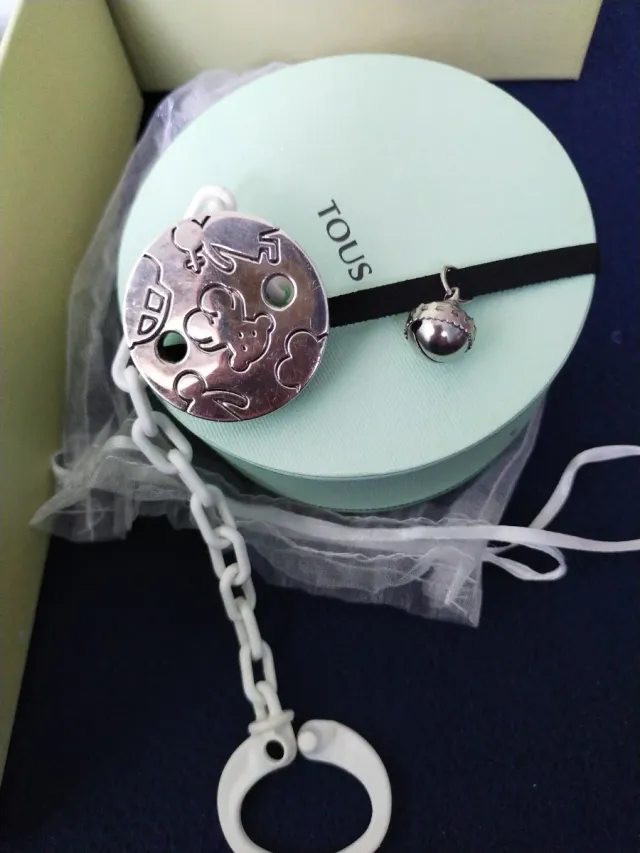 Chupetero Tous con peluche y cadena