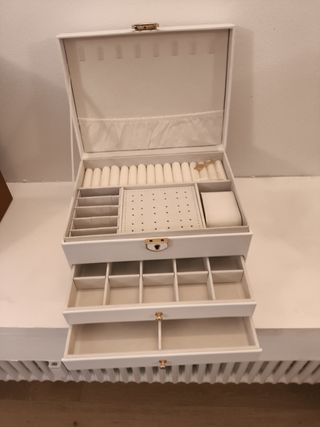 Portagioie bianco con cassetti