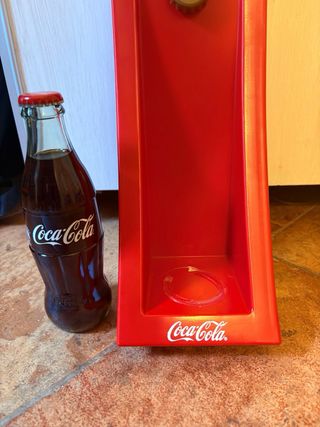 Espositore Coca-Cola con 4 tappi e bottiglia