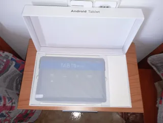 Tablet Android con accesorios