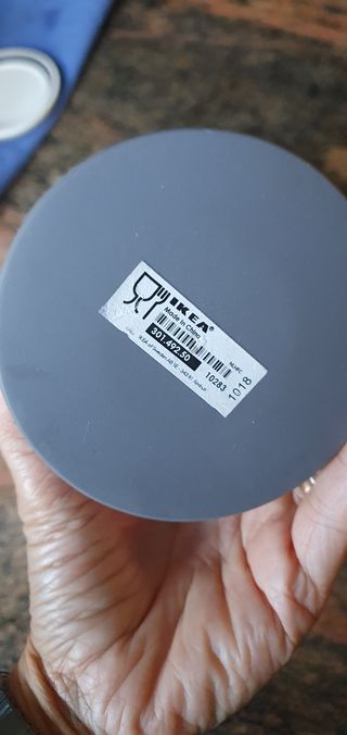 Tritatutto manuale bianco e grigio