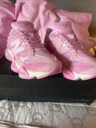 Zapatillas New Balance 9060 Rosa
preciosa. 