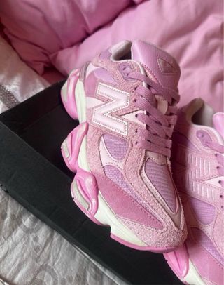 Zapatillas New Balance 9060 Rosa
preciosa. 