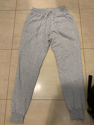 Pantalones grises de chándal