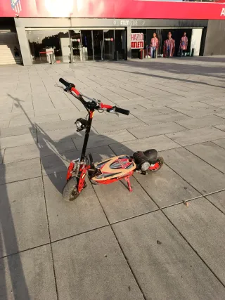 Patinete Eléctrico Deportivo Rojo