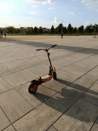 Patinete Eléctrico Deportivo Rojo