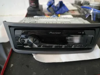 Radio Pioneer usb y Bluetooth en perfecto estado.